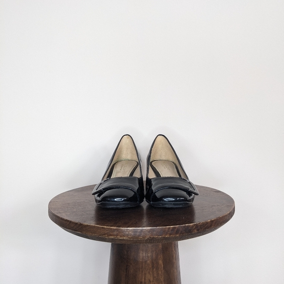 Naturalizer Chunky Heels - Picture 3 of 8